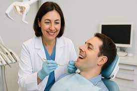 Klinik Gigi Dulu vs Sekarang: Evolusi Teknologi dan Pelayanan Kesehatan Gigi